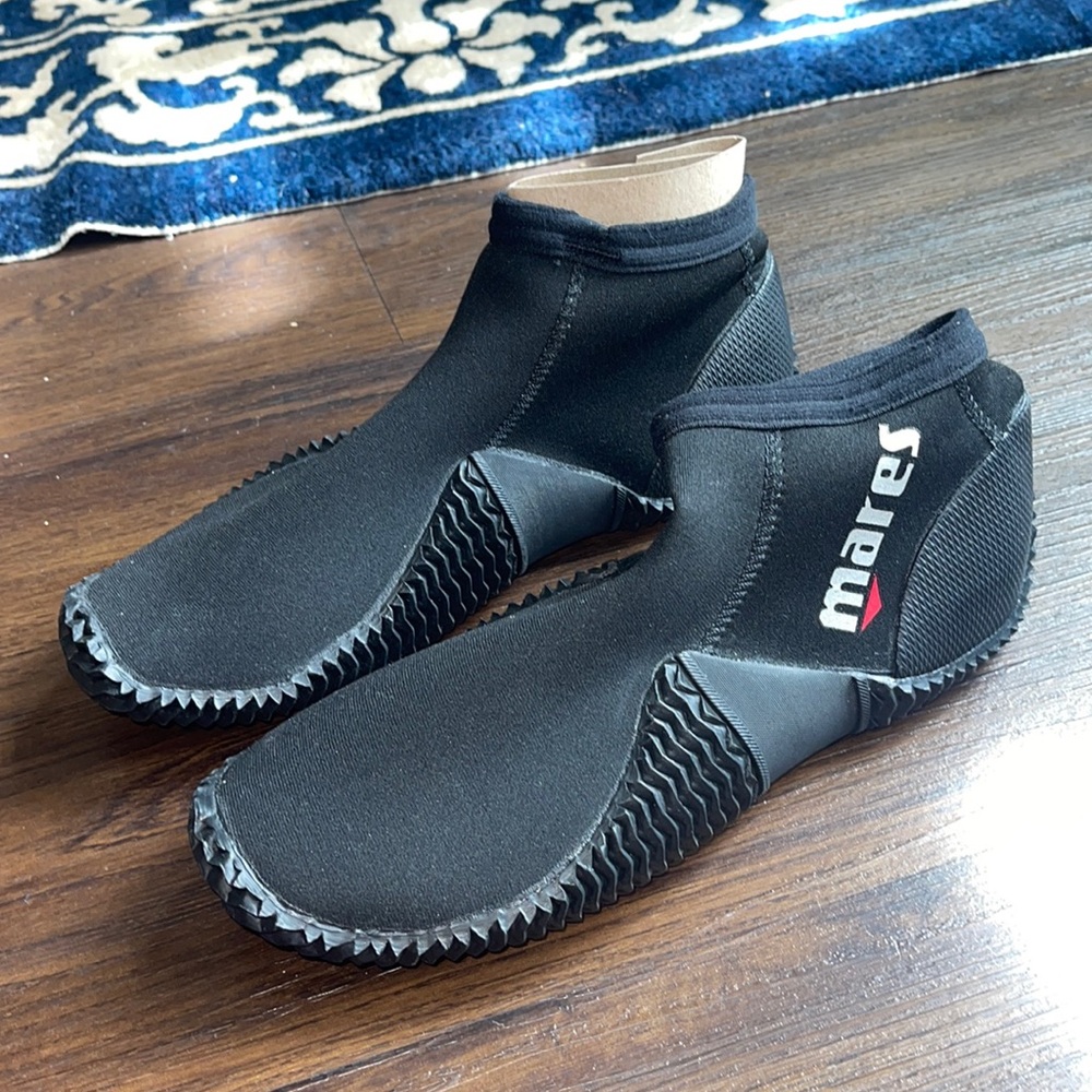 MARES Dive Booties. Size 8